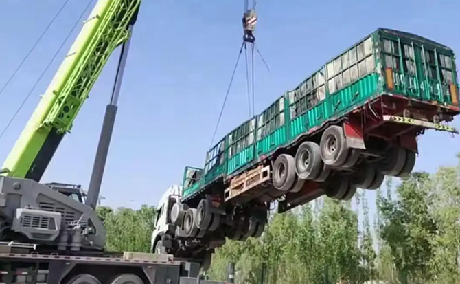 临潭道路脱困救援案例